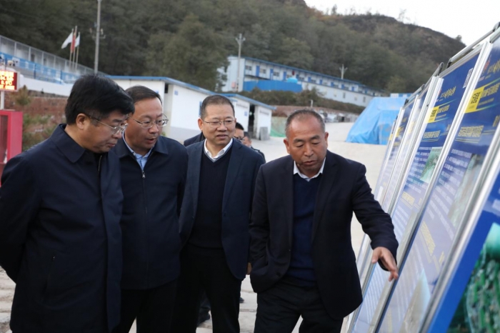 王明智一行到集團(tuán)寶塔區(qū)...